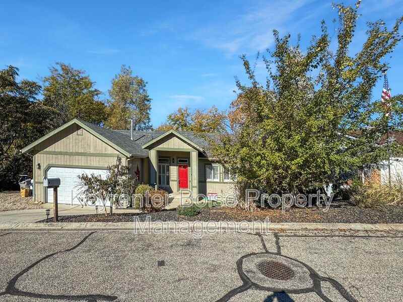 2035 S Travertine Way - Photo 2 of 31