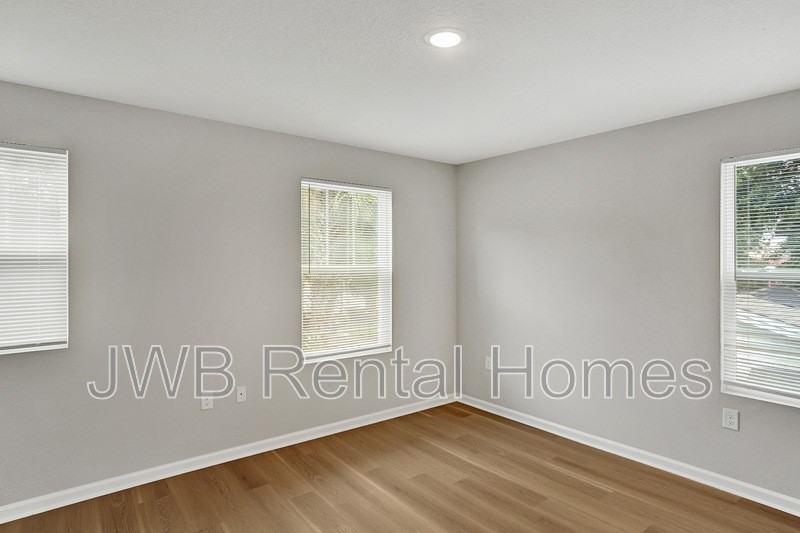 1655 Windle St - Photo 6 of 14