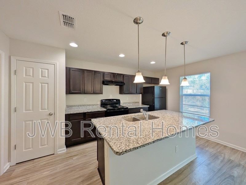 12087 Biarritz Street - Photo 2 of 14