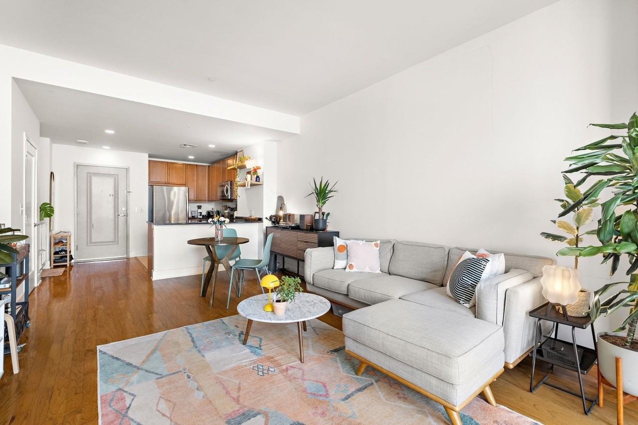 201 Marin Blvd - Photo 2 of 12