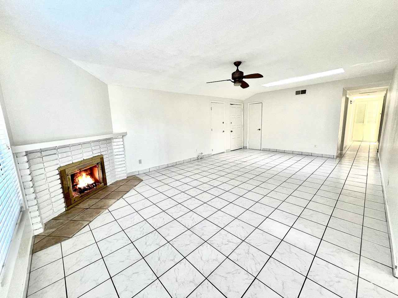 880 North Waverly Street - Photo 3 of 11