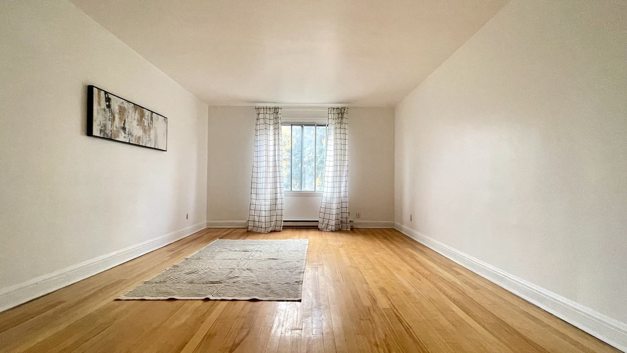 3795 Avenue Saint-Kevin #222 - Photo 2 of 12