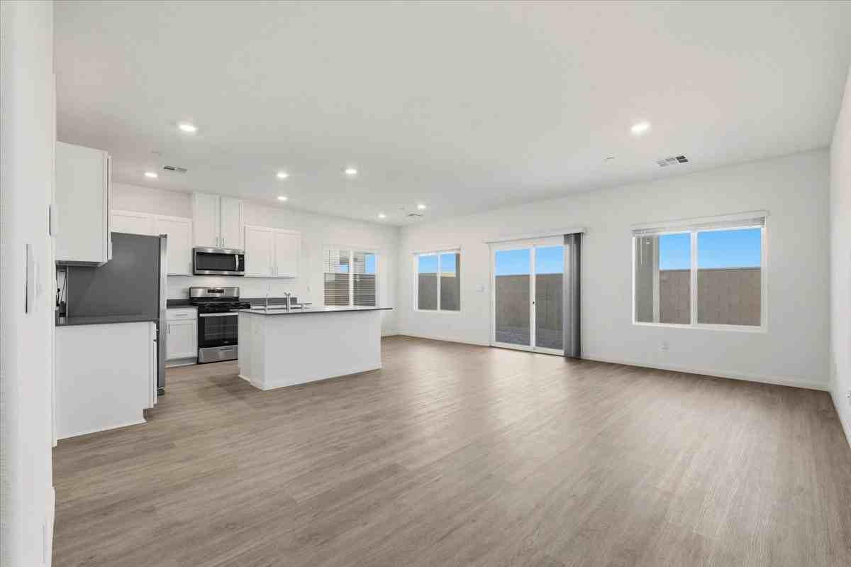 502 Red Lovebird Ave - Photo 3 of 23