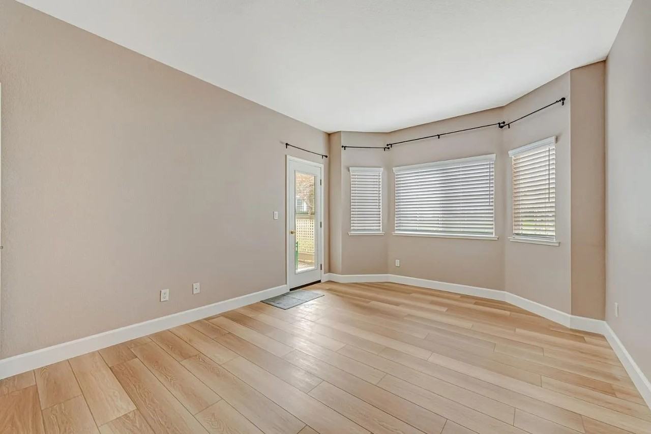 980 Lake Isabella Way - Photo 6 of 12