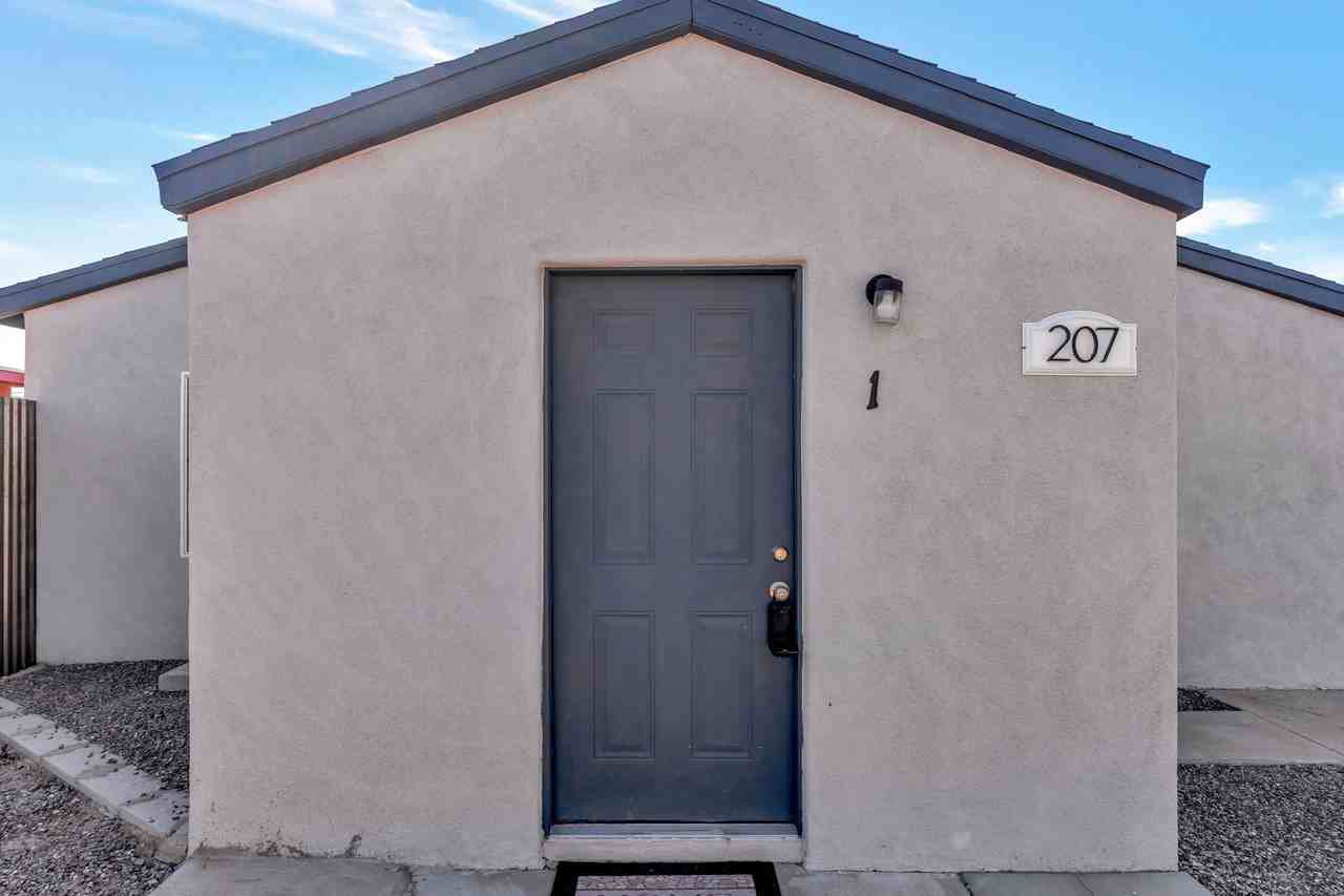 207 W Ohio St #1 - Photo 3 of 27