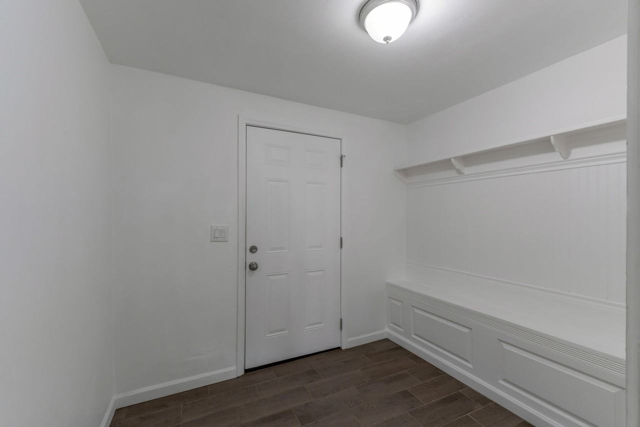 207 W Ohio St #1 - Photo 4 of 27