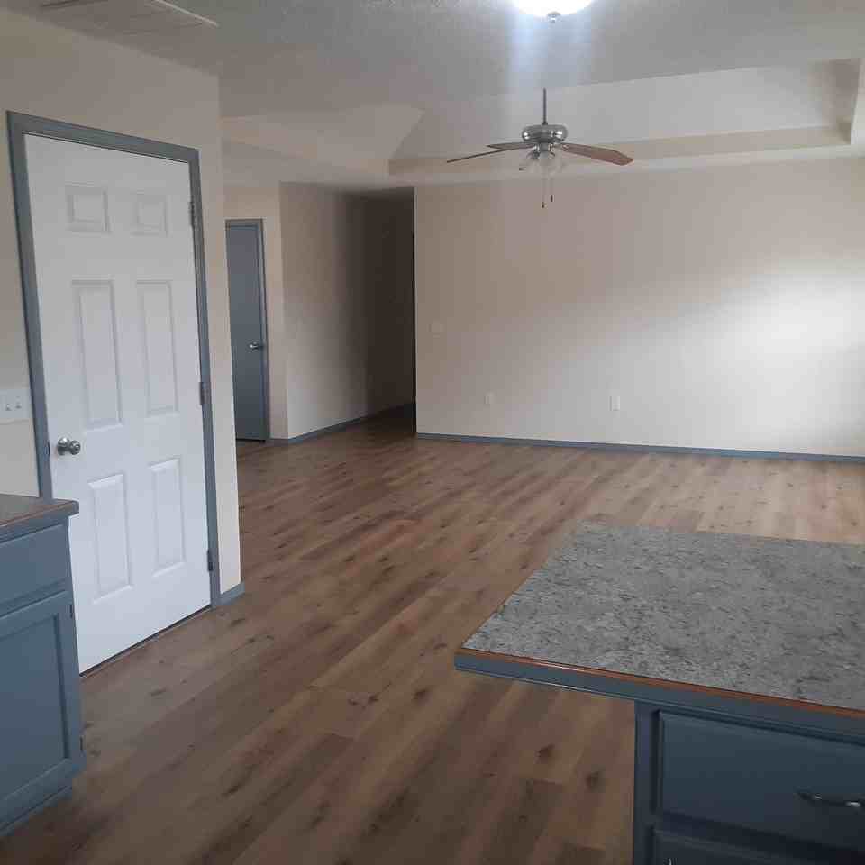 236 N Foster Ave #NA - Photo 3 of 17