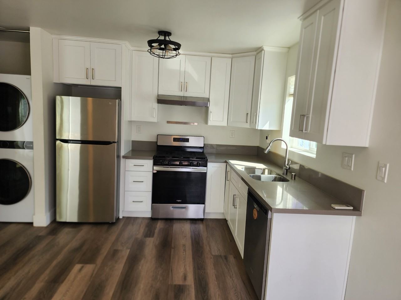 19113 Bessemer St #NA - Photo 2 of 9