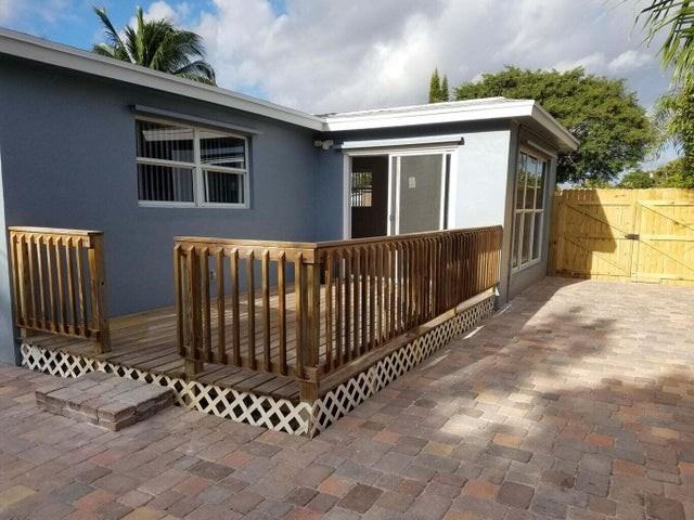 130 West Ocean Drive - Photo 2 of 6