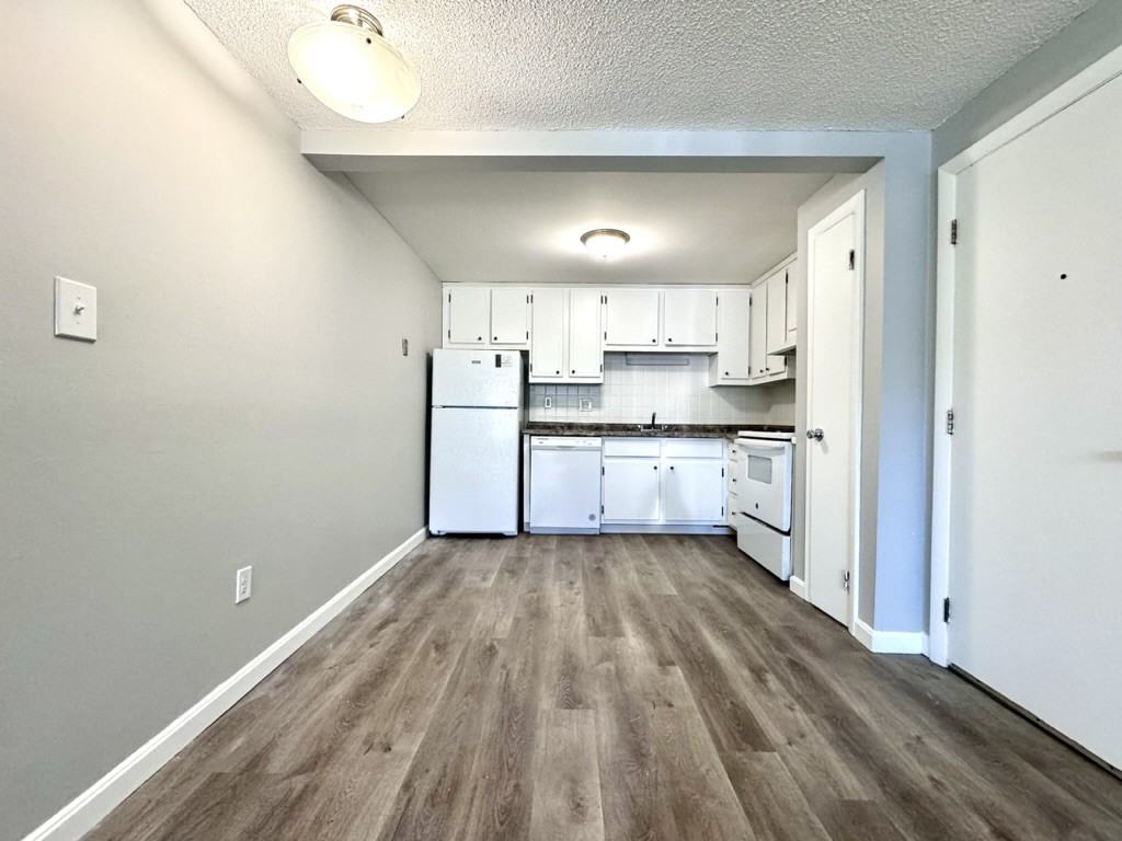 1 Old Colony Ln #2 - Photo 2 of 17