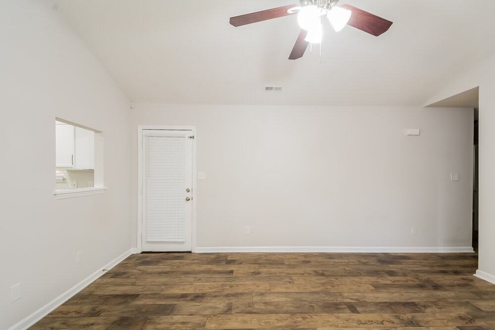 746 Brewers Glynn Court - Photo 4 of 16