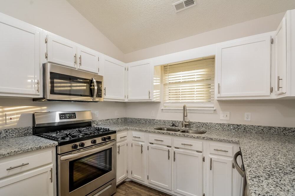 746 Brewers Glynn Court - Photo 6 of 16