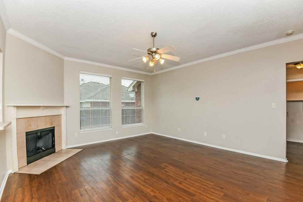 825 Mesa Vista Dr - Photo 3 of 16