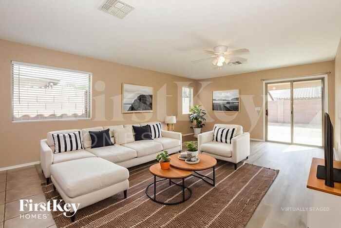 1671 East Maddison Circle - Photo 3 of 19