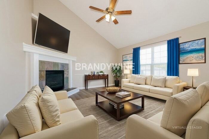 809 Canter St - Photo 2 of 25