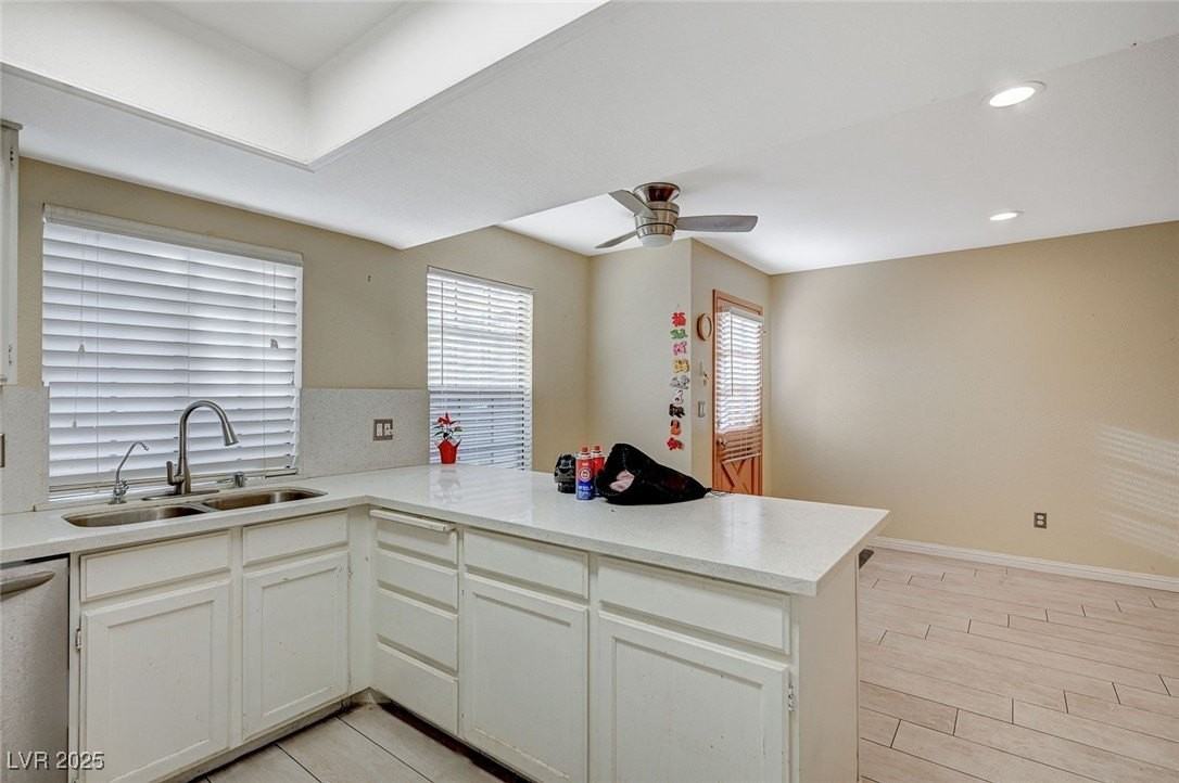 5923 Laredo St - Photo 7 of 31