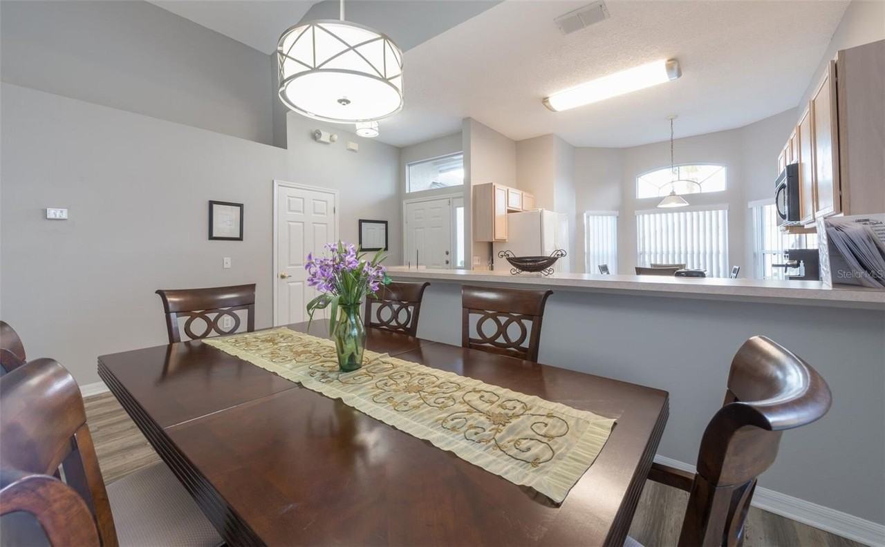 211 Aylesbury Ln - Photo 6 of 13