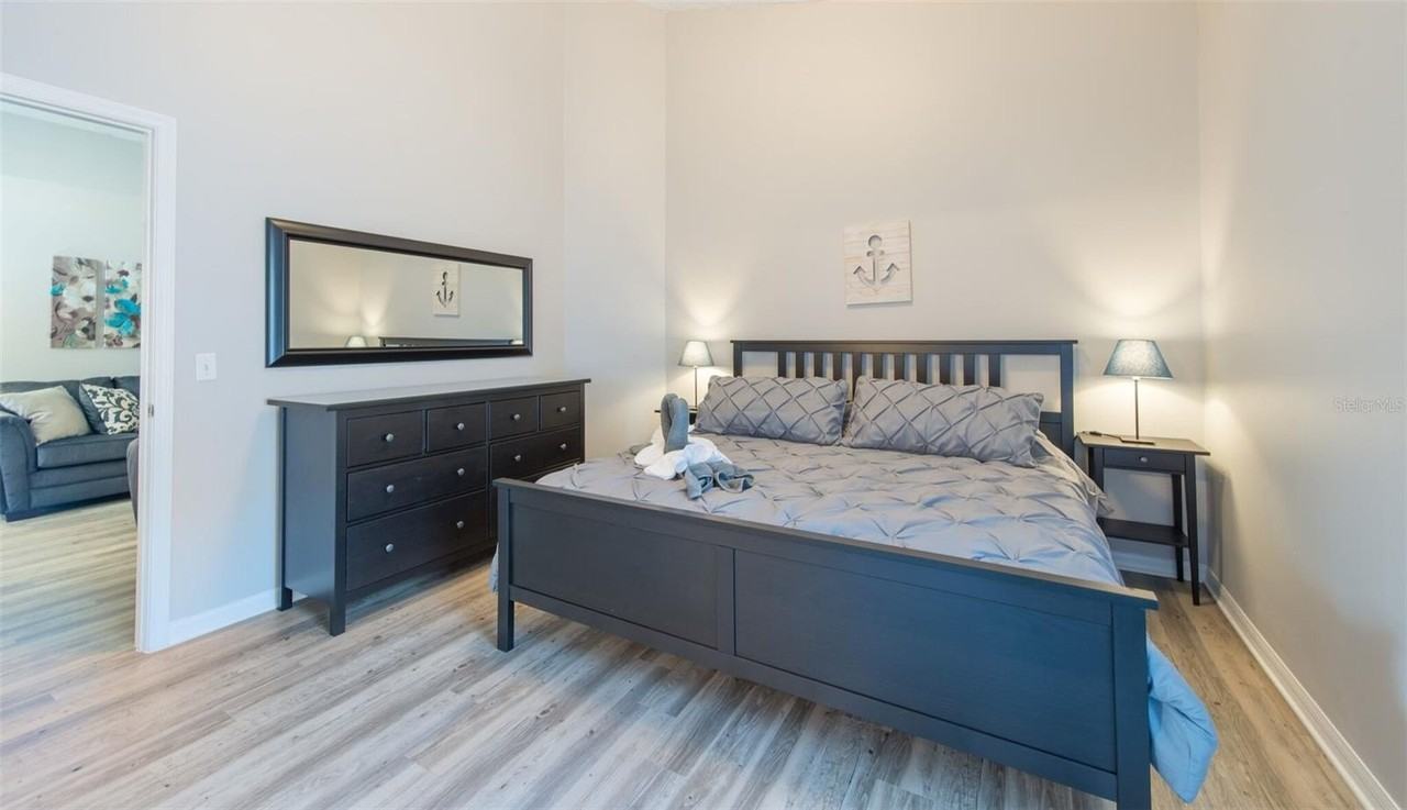 211 Aylesbury Ln - Photo 7 of 13