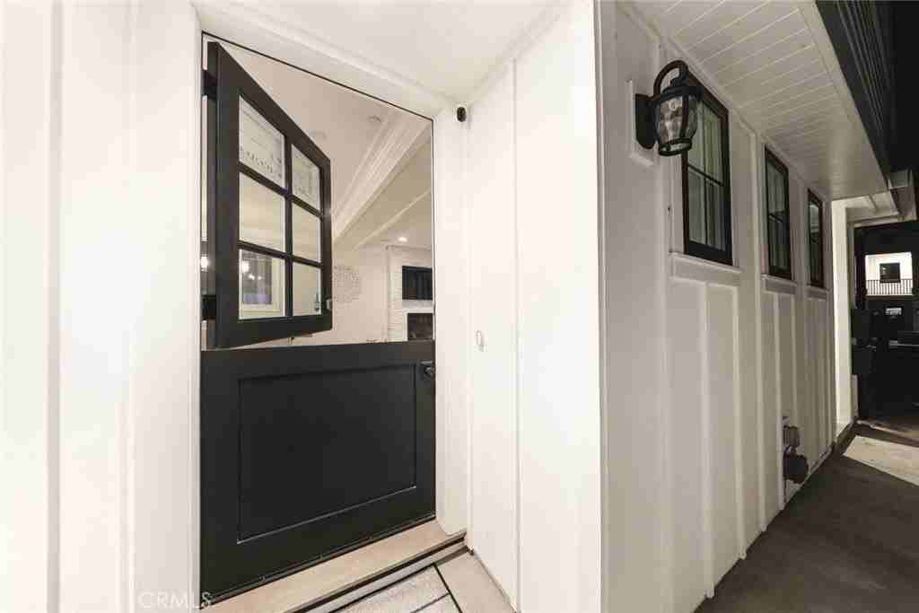 512 Jasmine Ave - Photo 2 of 50