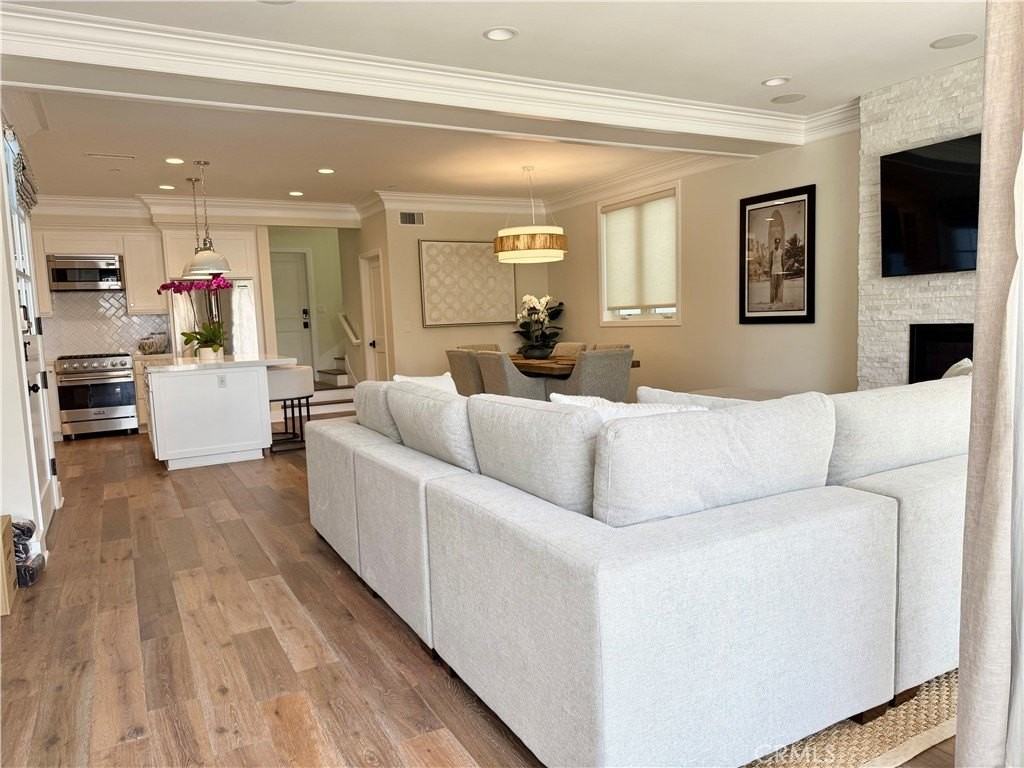 512 Jasmine Ave - Photo 7 of 50