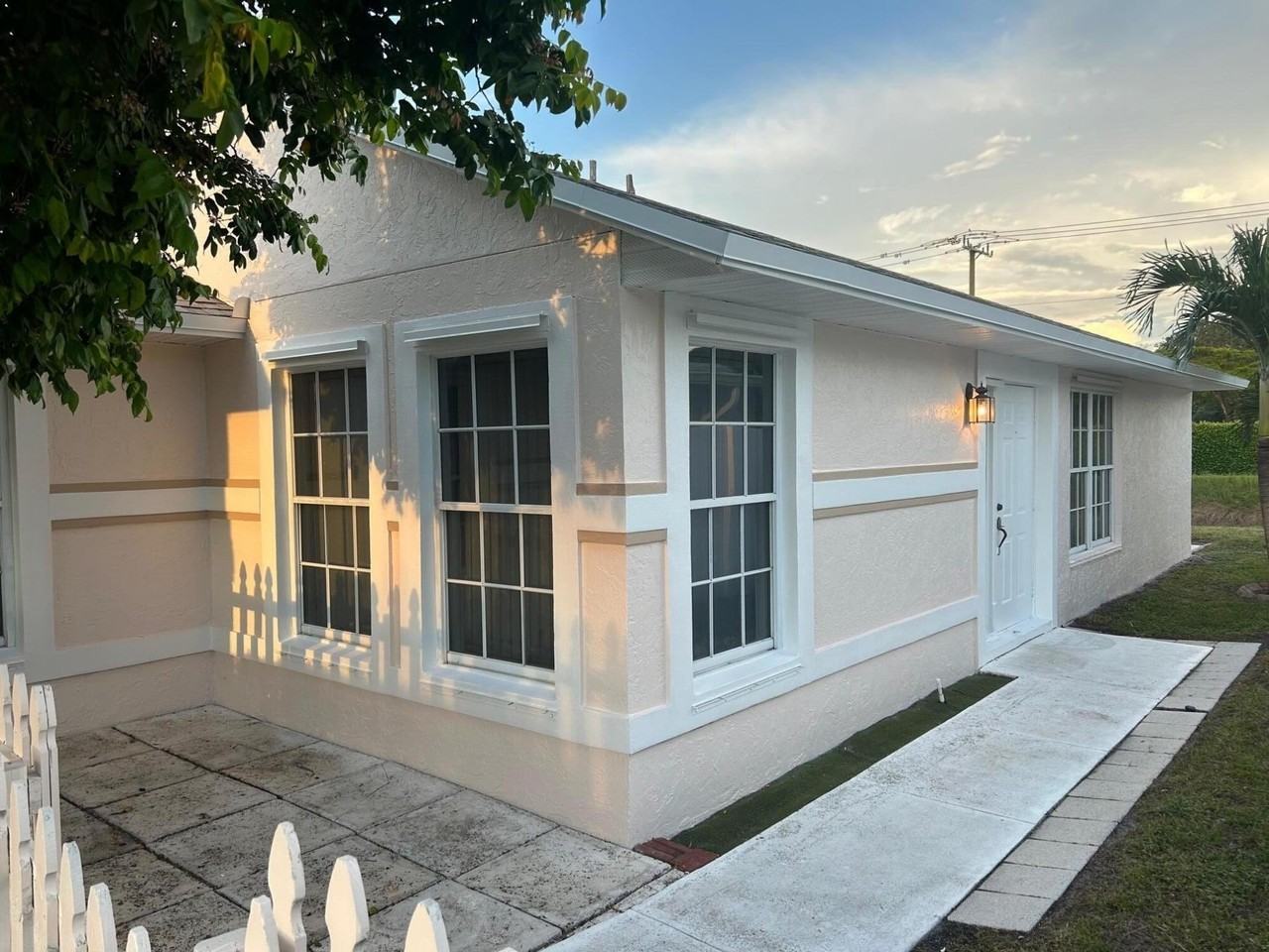 10136 Boynton Place Cir - Photo 2 of 12