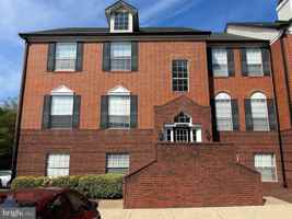 featured image of 660 Gateway Drive Southeast #103