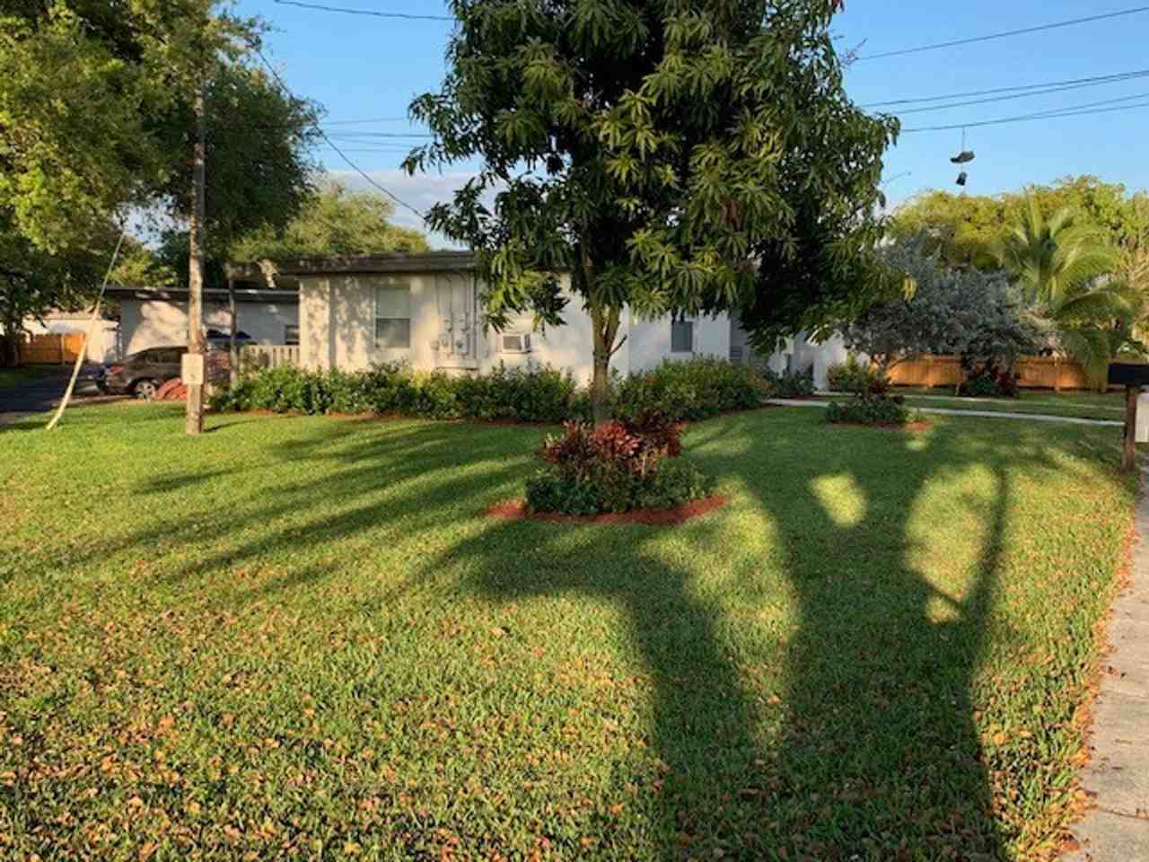 5819 Polk St Hollywood, FL 33021 - Photo 4 of 11