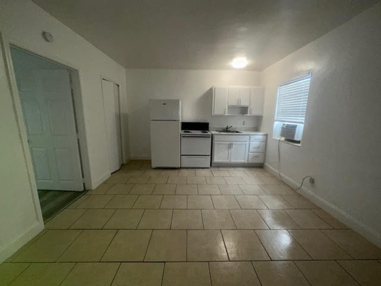 5819 Polk St Hollywood, FL 33021 - Photo 7 of 11