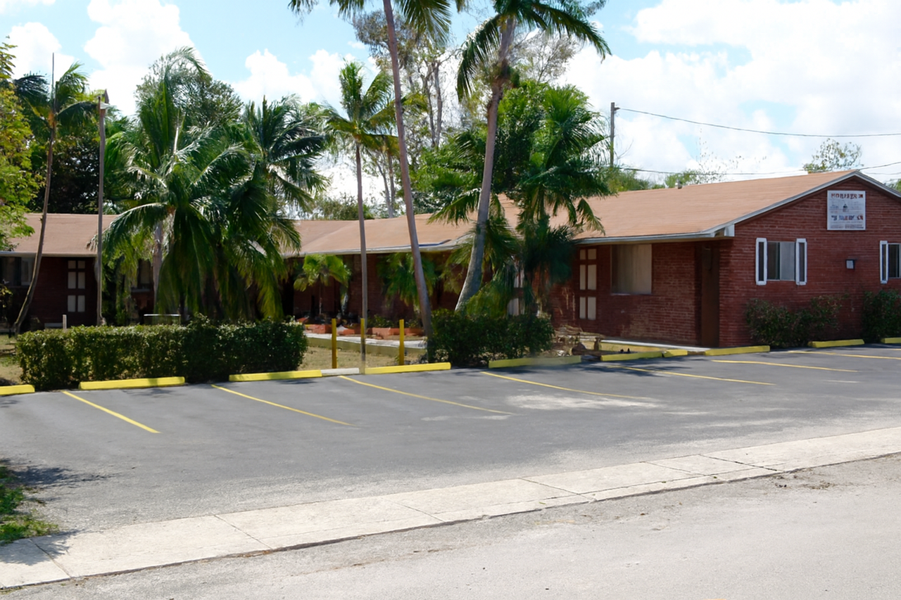 2220 Hayes St - Photo 3 of 8