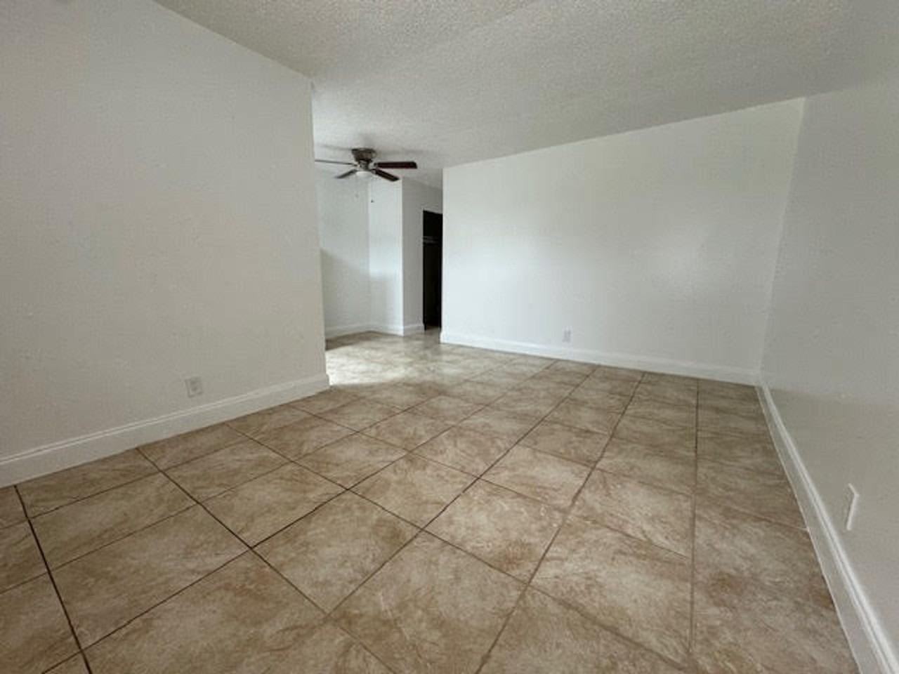 2220 Hayes St - Photo 4 of 8