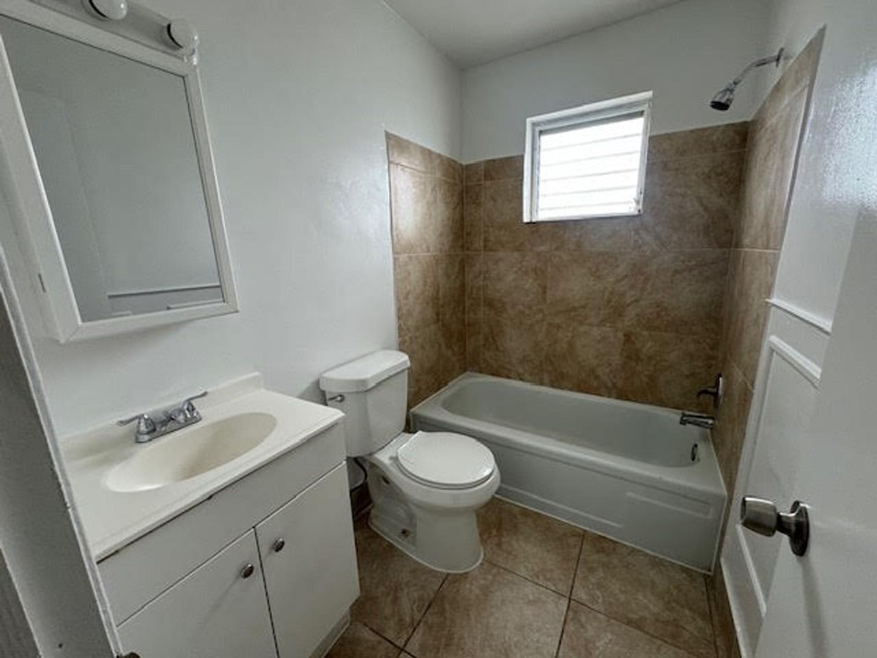 2220 Hayes St - Photo 7 of 8