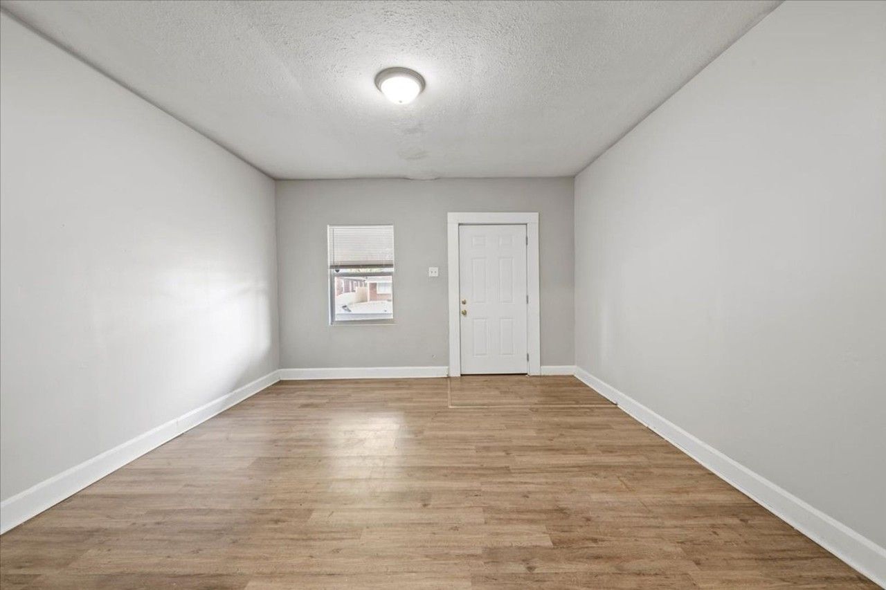 1119 N Dearborn St - Photo 3 of 13