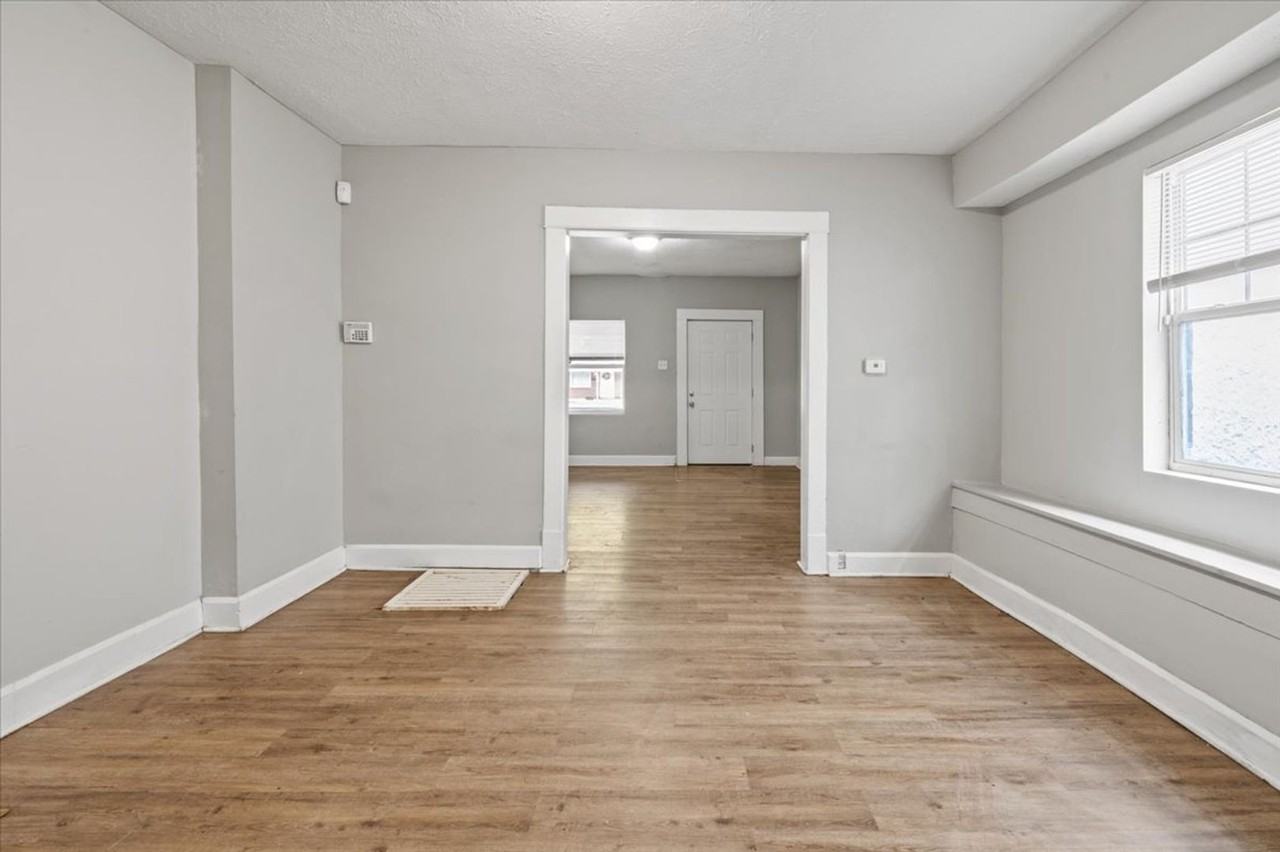 1119 N Dearborn St - Photo 5 of 13