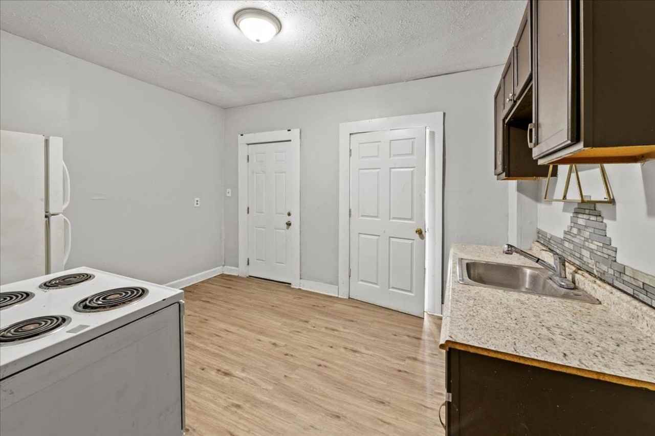 1119 N Dearborn St - Photo 6 of 13