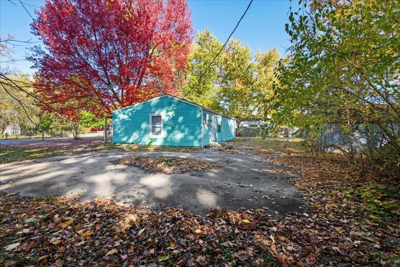 4159 North Ridgeview Drive - Photo 2 of 14