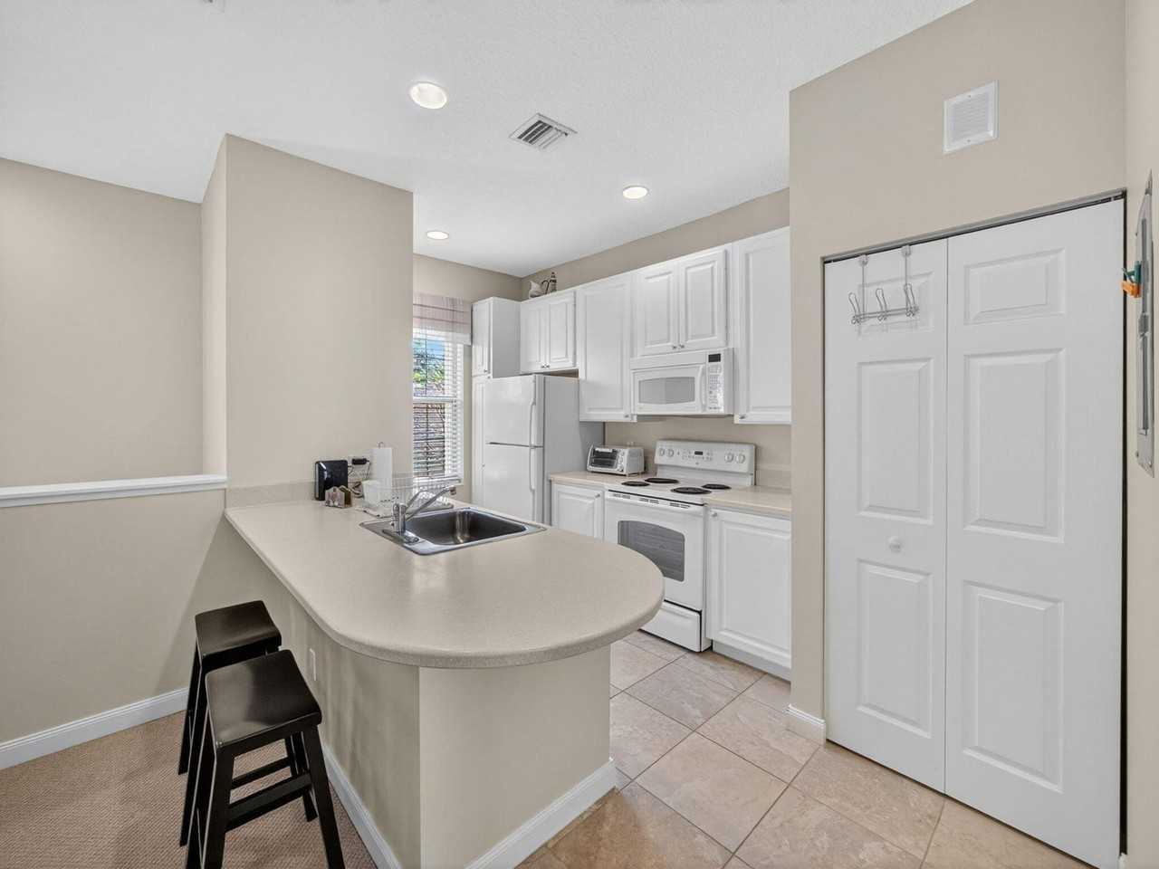 1833 Dakota Drive - Photo 4 of 15