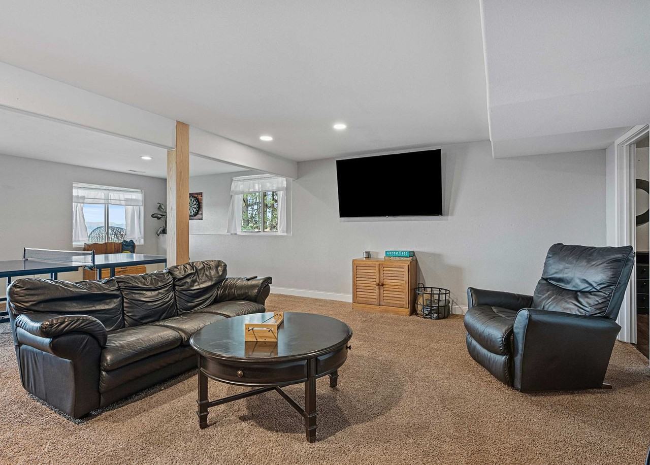 3213 Hemlock Ct #1296500P - Photo 7 of 50