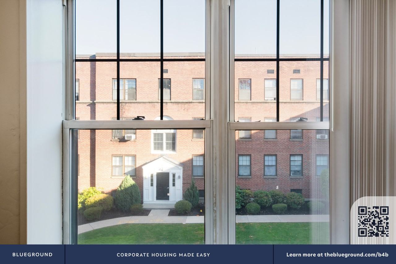 270 Harvard St #1274 - Photo 5 of 41