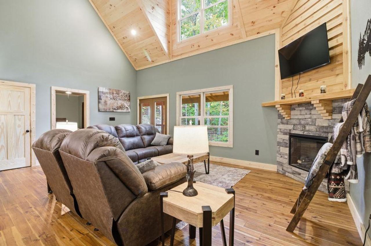 3045 Jones Creek Ln #1333207P - Photo 3 of 30