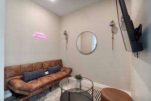 featured image of 16601 N Parkview Pl