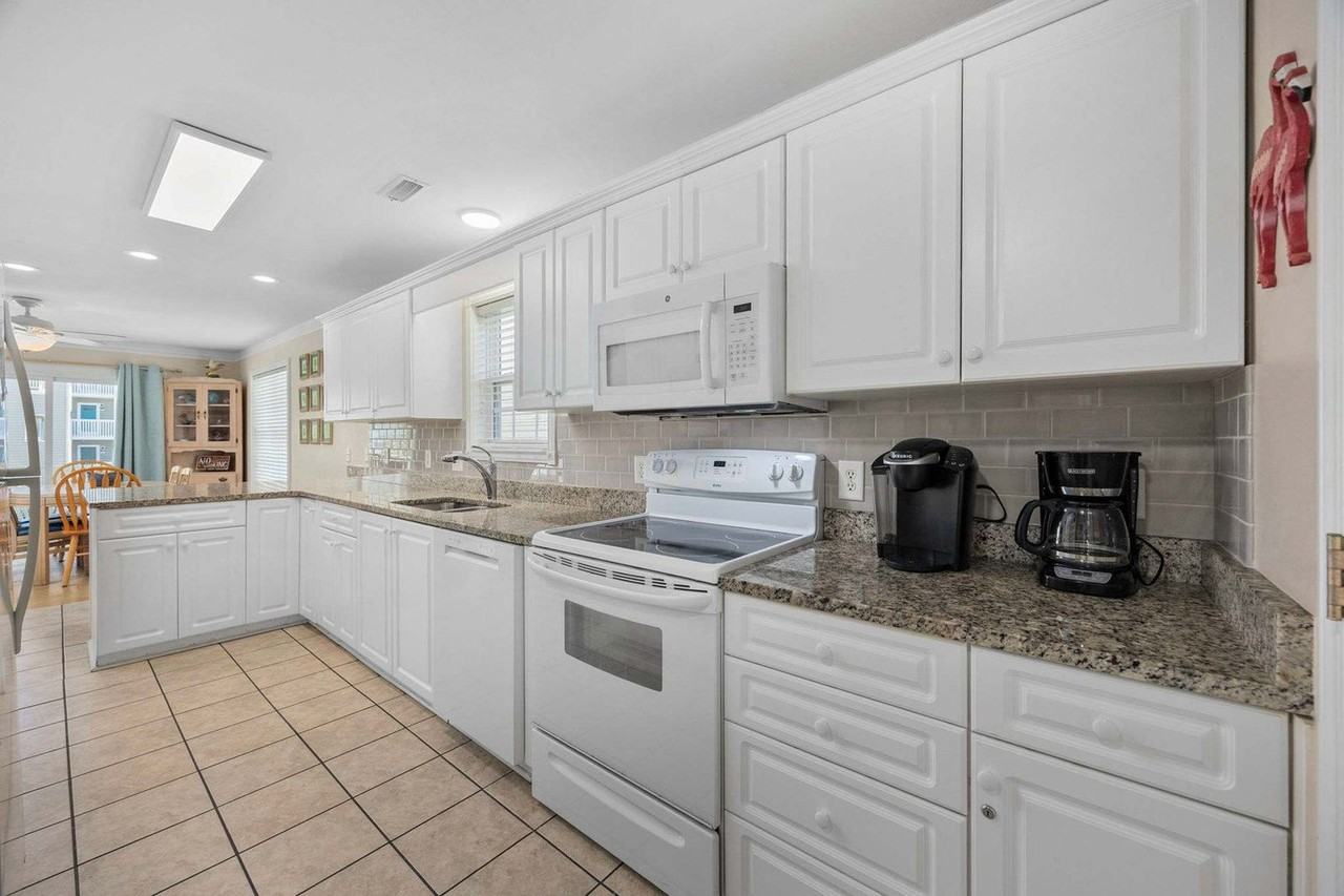 113A S Yaupon Dr #1336808P - Photo 5 of 50