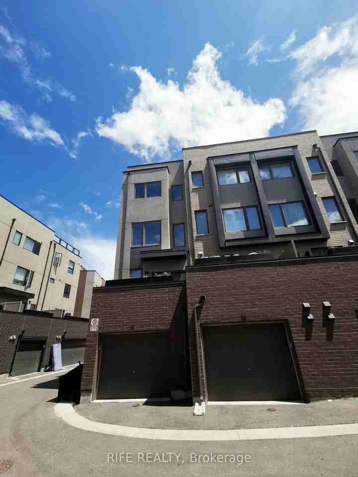 18 Sarah Jackson Crescent - Photo 2 of 2