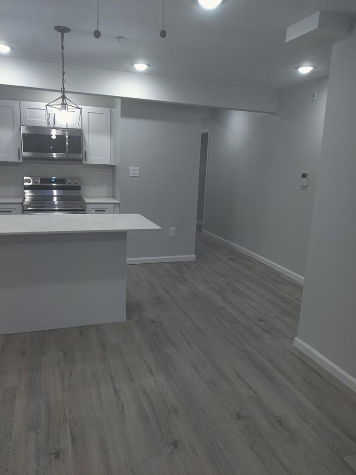 1909 W Chew St #7 - Photo 3 of 17