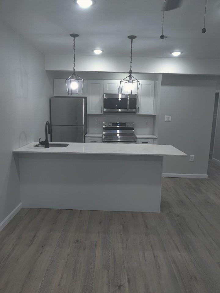 1909 W Chew St #7 - Photo 3 of 17