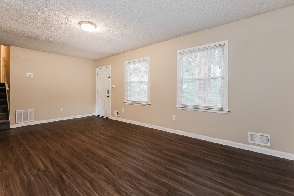 7410 Dexter Dr - Photo 5 of 17