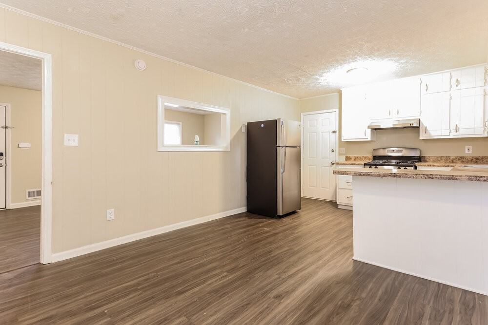 7410 Dexter Dr - Photo 7 of 17