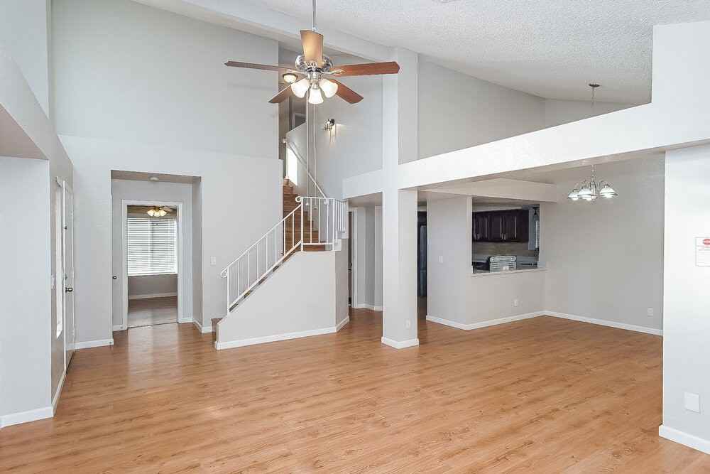 827 Schooner Dr - Photo 5 of 17