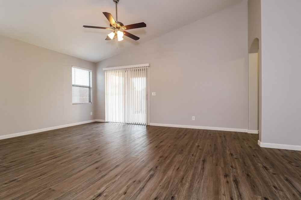 16871 W Portland St - Photo 4 of 16