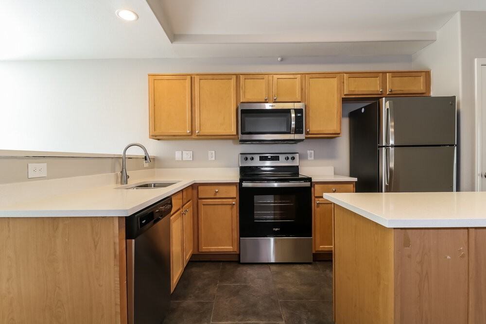 16871 W Portland St - Photo 7 of 16