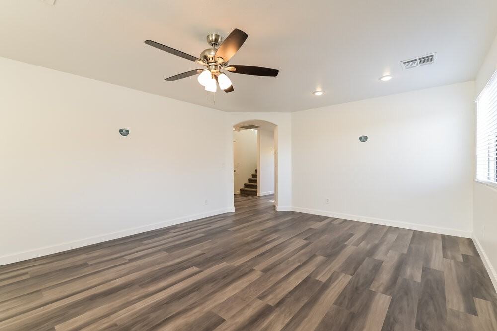 978 Medina De Leon Ave - Photo 6 of 17